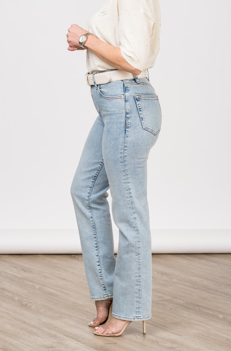 Le Sleek Straight in Tribute - Lukka Boutique
