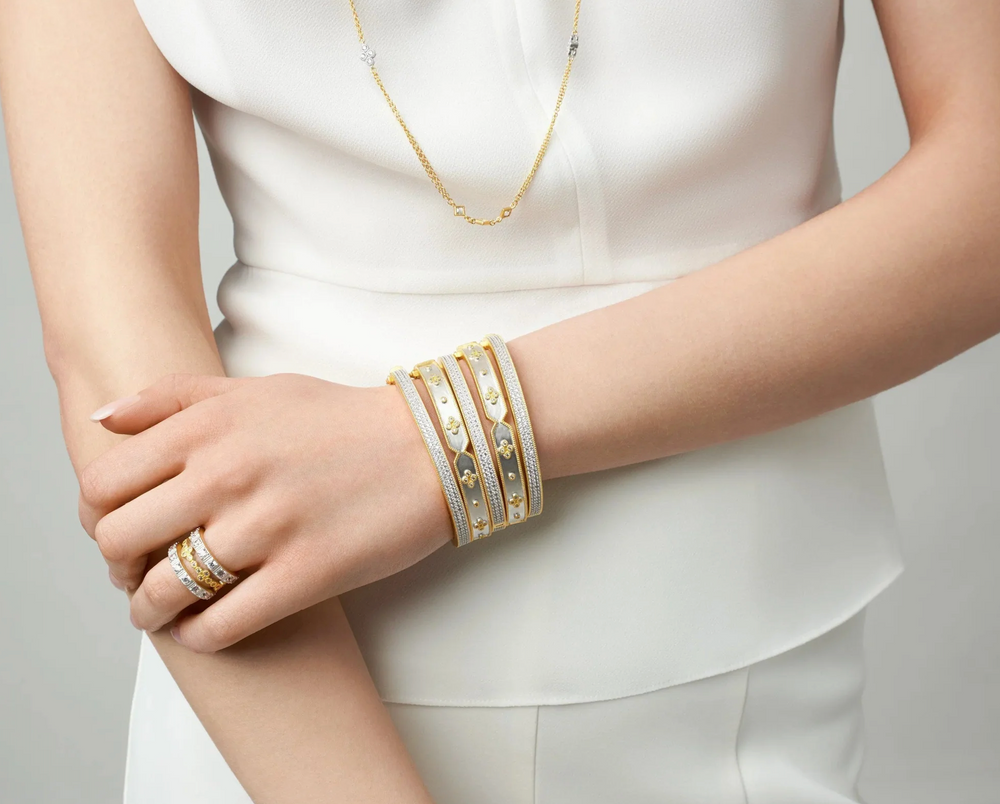 
                  
                    Iconic Clover Hinge Bangle
                  
                