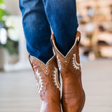 The Jolene in Caramel/Bone Cowhide