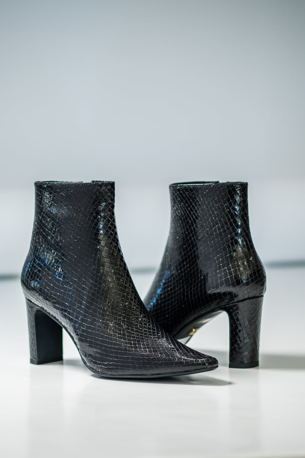 Lille Botines in Black