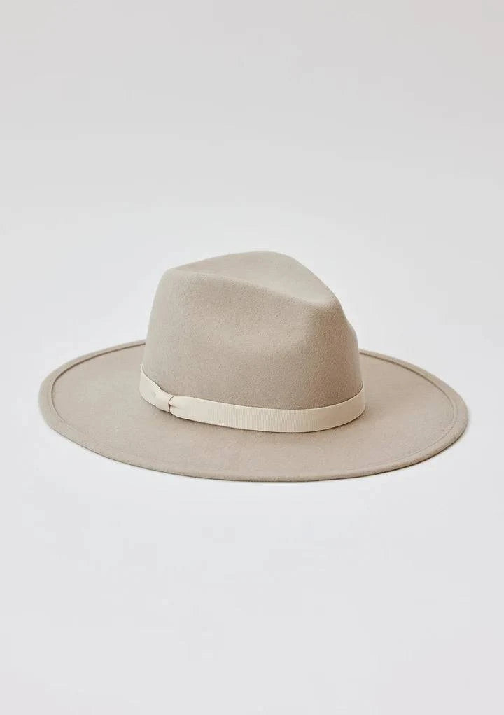 Grace felt hat - Lukka Boutique