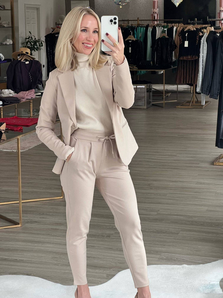 Kate Blazer