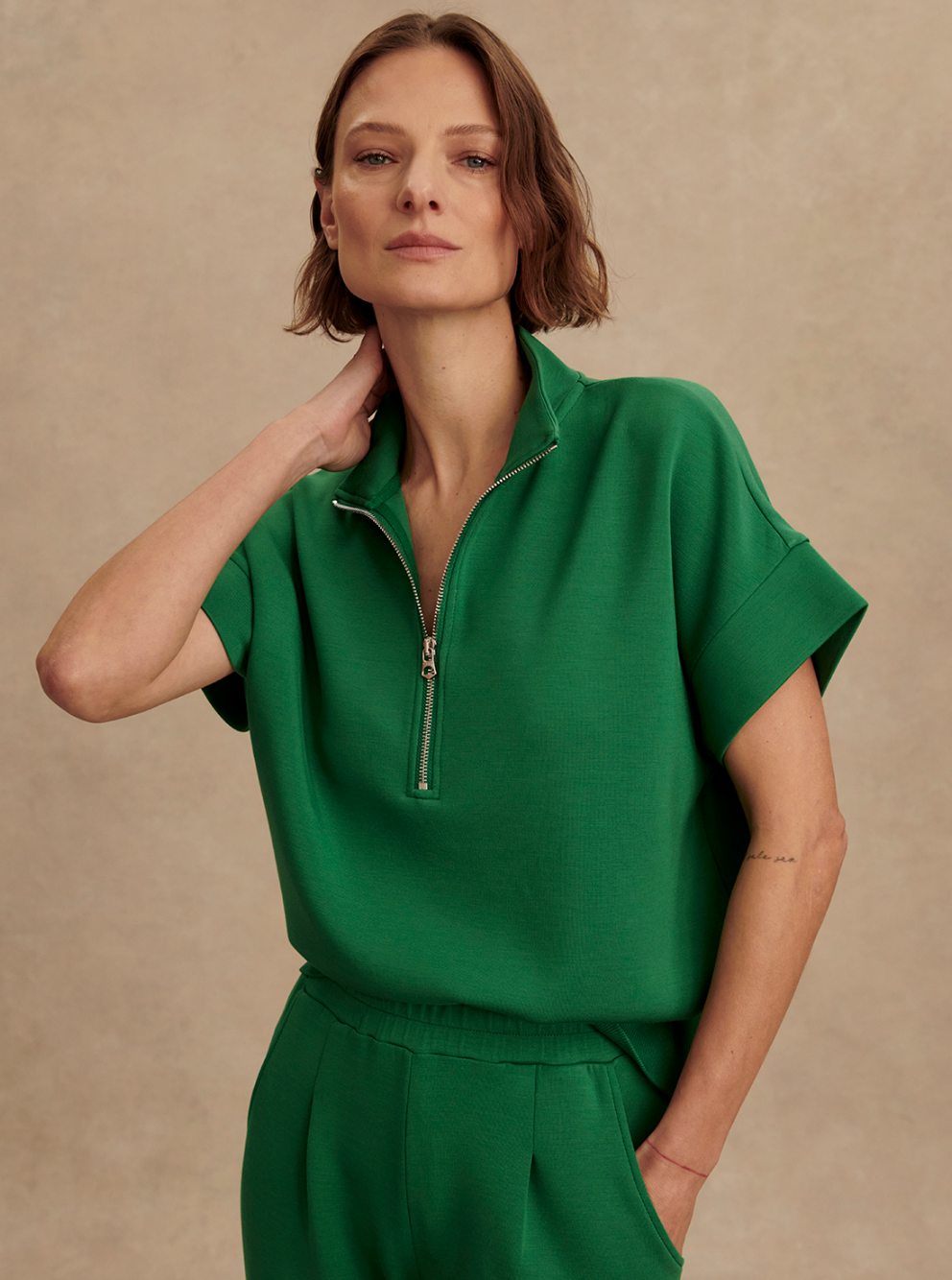 Ritchie Short Sleeve Sweatshirt in Verdant Green - Lukka Boutique