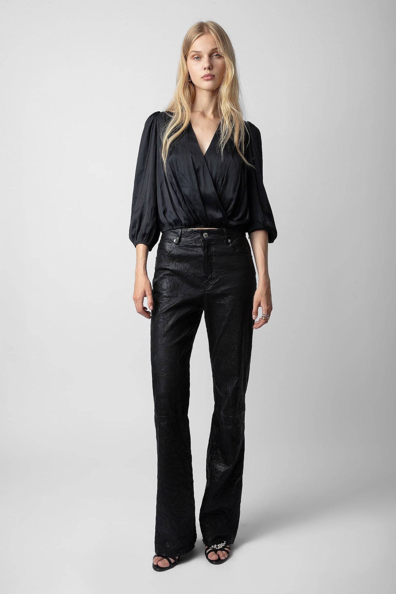 
                  
                    Tyfon Satin
                  
                